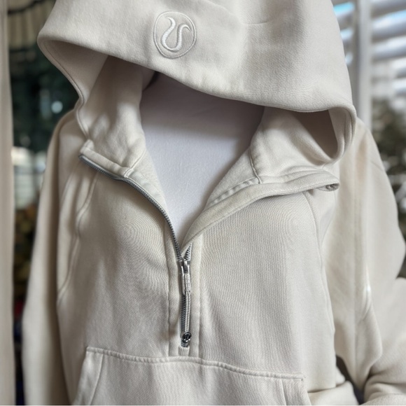LULULEMON Scuba Oversized Half-Zip Hoodie
in Natural Ivory (XL/XXL) - Picture 4 of 9